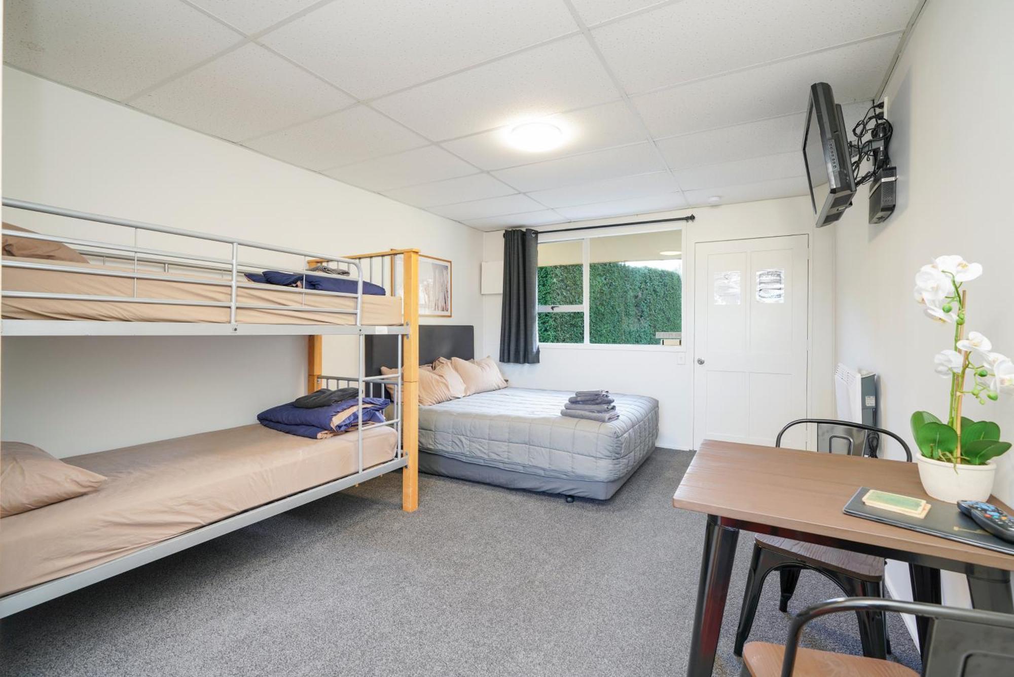 Beach Road Holiday Park Otatara ภายนอก รูปภาพ